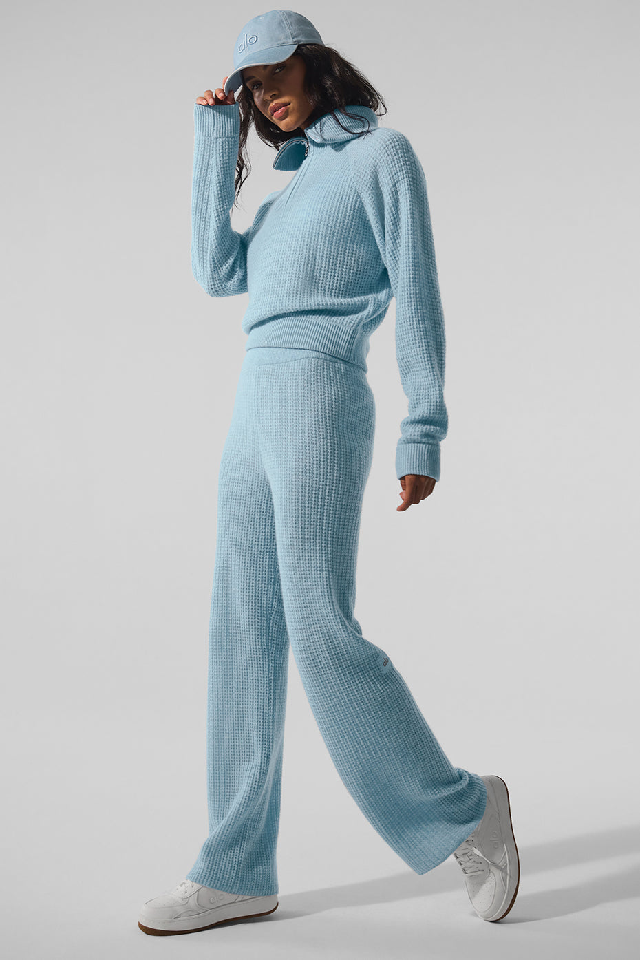Alo Yoga Women'S Cashmere Plush Waffle 1/4 Zip Pullover