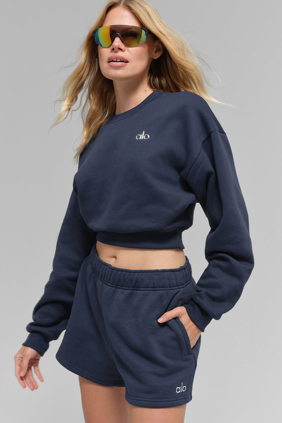 Alo Yoga Women'S Cropped Accolade Crewneck