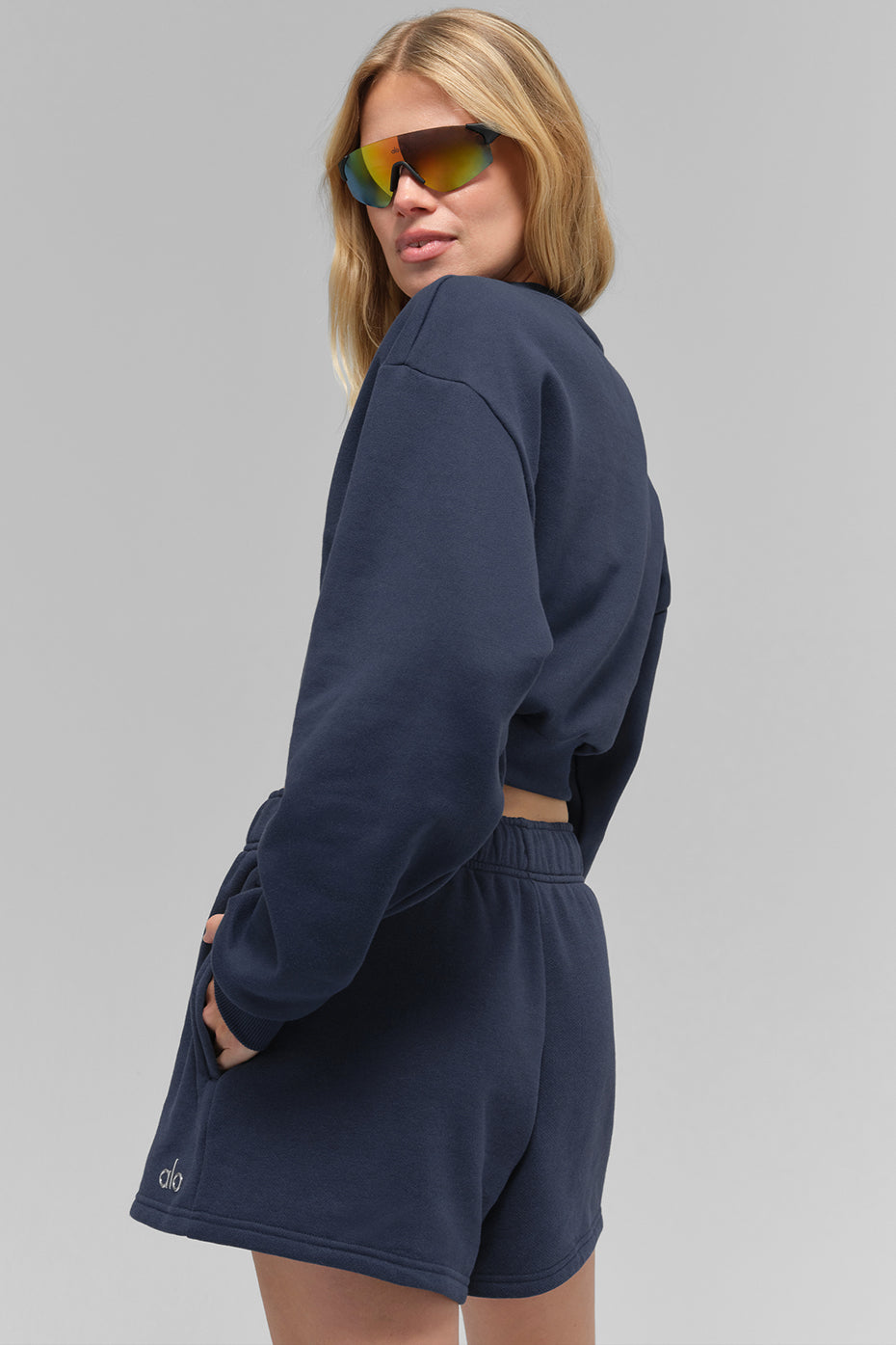 Alo Yoga Women'S Cropped Accolade Crewneck
