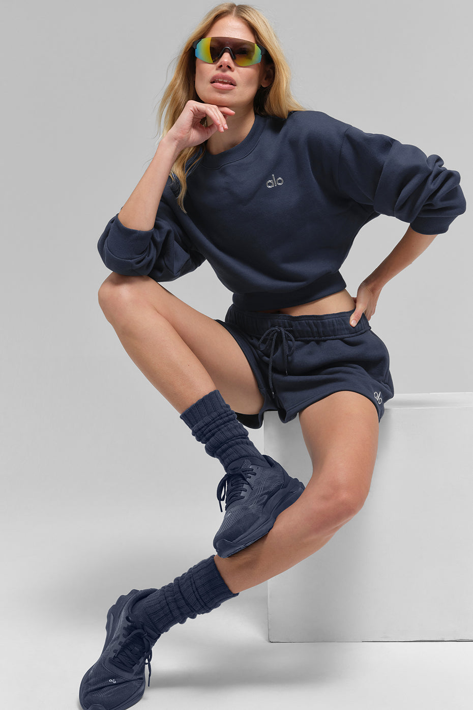 Alo Yoga Women'S Cropped Accolade Crewneck