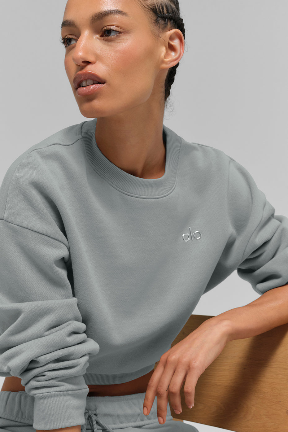 Alo Yoga Women'S Cropped Accolade Crewneck