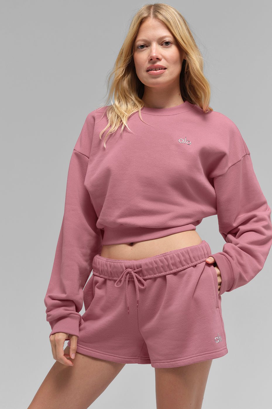 Alo Yoga Women'S Cropped Accolade Crewneck