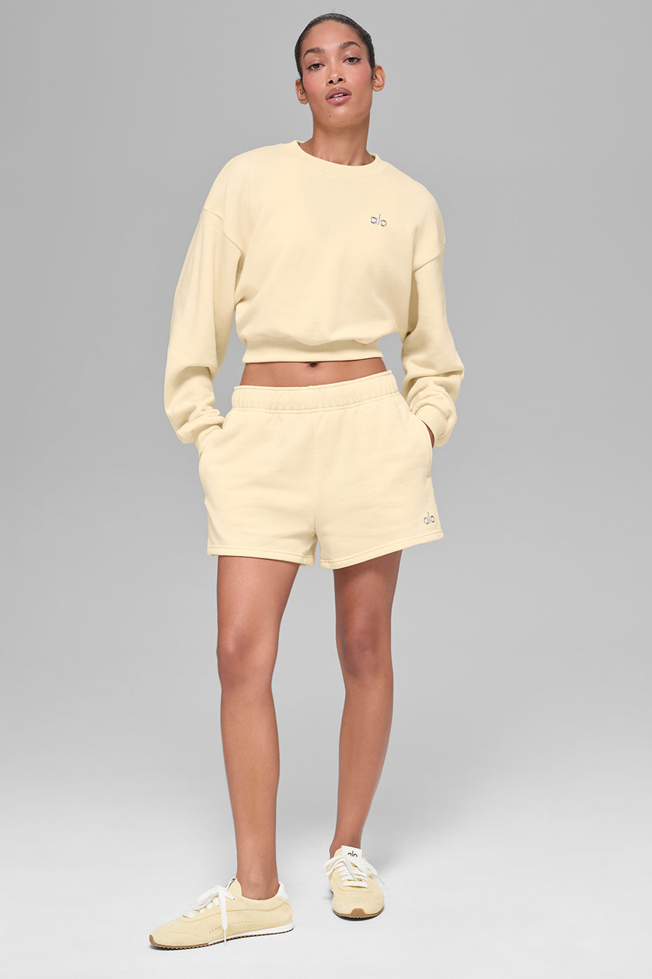 Alo Yoga Women'S Cropped Accolade Crewneck