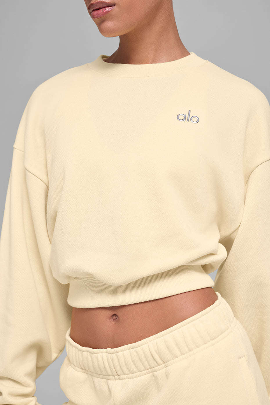 Alo Yoga Women'S Cropped Accolade Crewneck