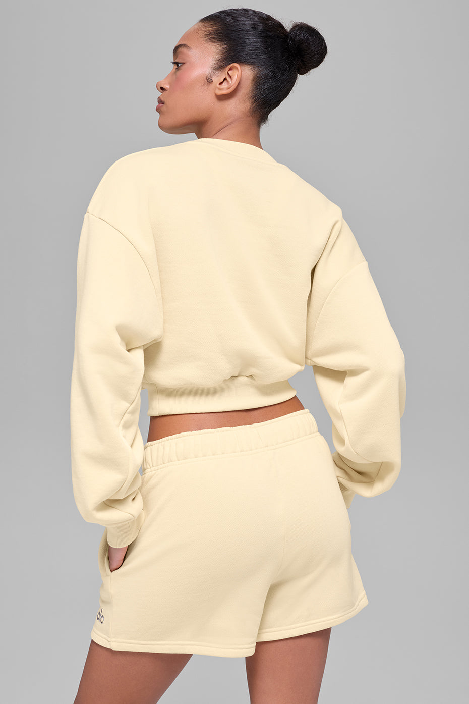 Alo Yoga Women'S Cropped Accolade Crewneck