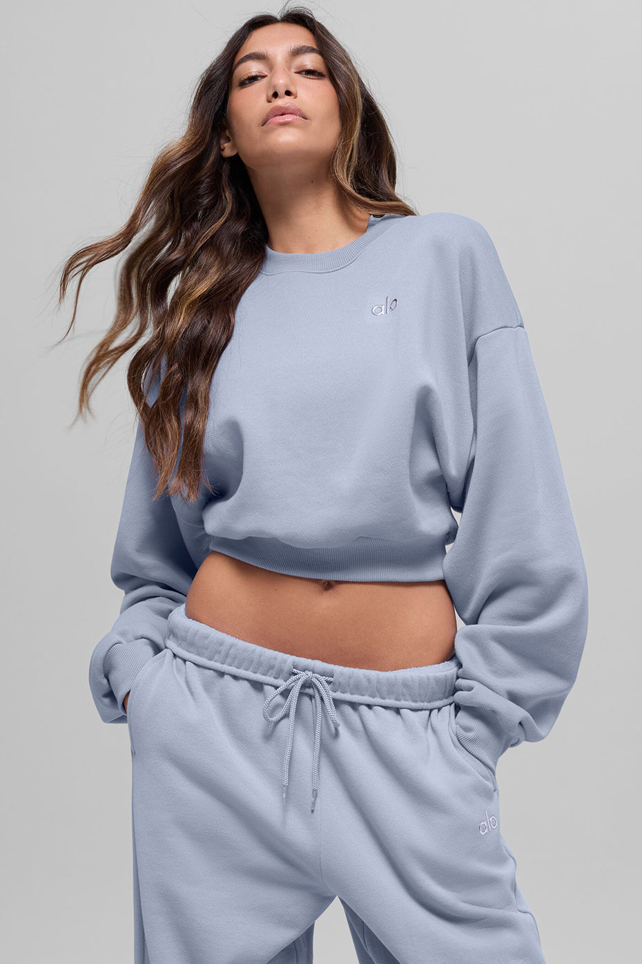 Alo Yoga Women'S Cropped Accolade Crewneck