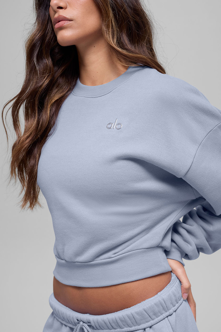 Alo Yoga Women'S Cropped Accolade Crewneck