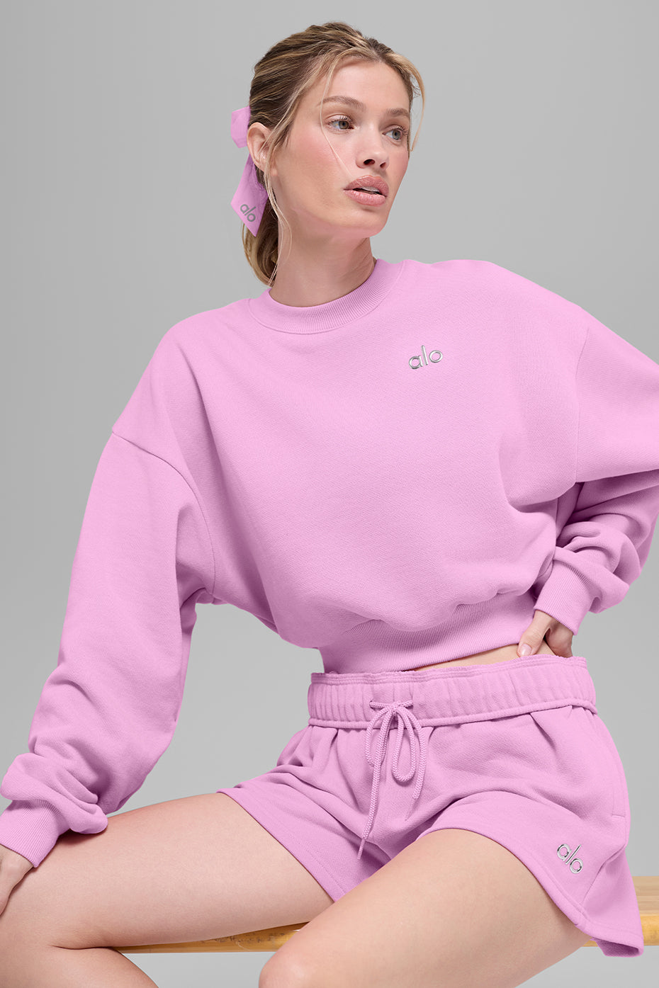 Alo Yoga Women'S Cropped Accolade Crewneck