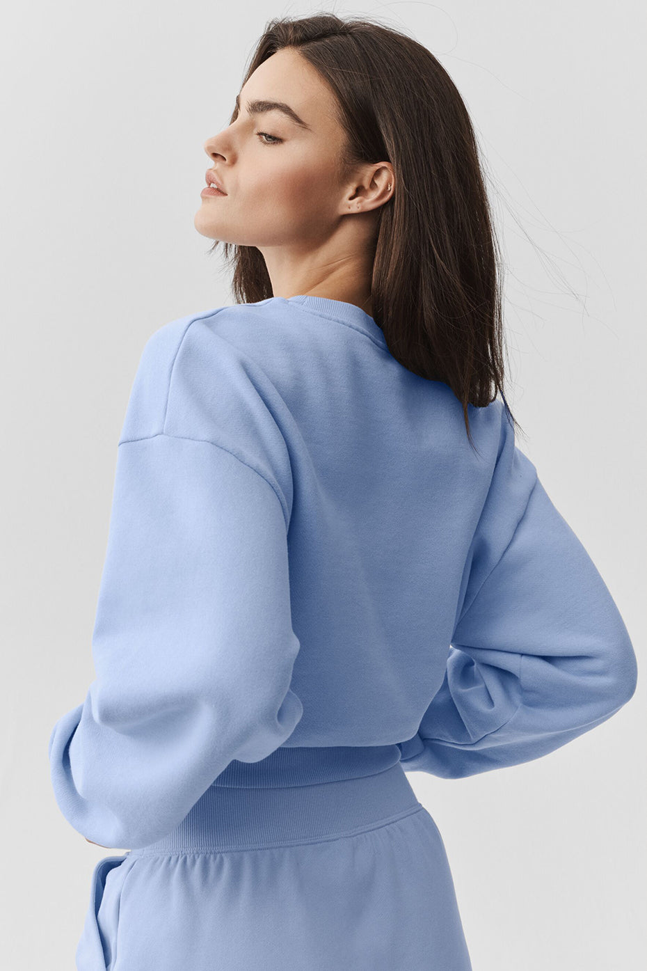 Alo Yoga Women'S Cropped Accolade Crewneck