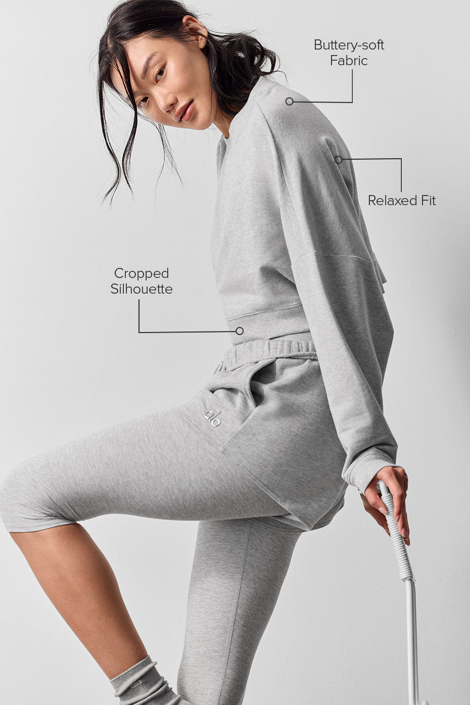 Alo Yoga Women'S Cropped Sway Crew Neck Pullover
