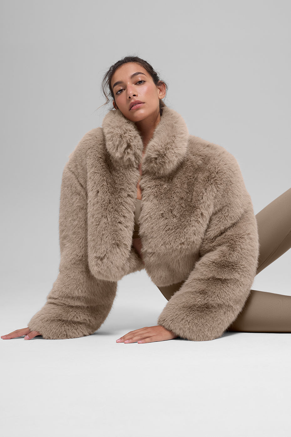 Alo Yoga Women'S Opulent Faux Fur Cropped Jacket