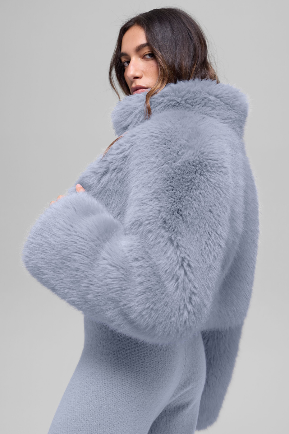 Alo Yoga Women'S Opulent Faux Fur Cropped Jacket