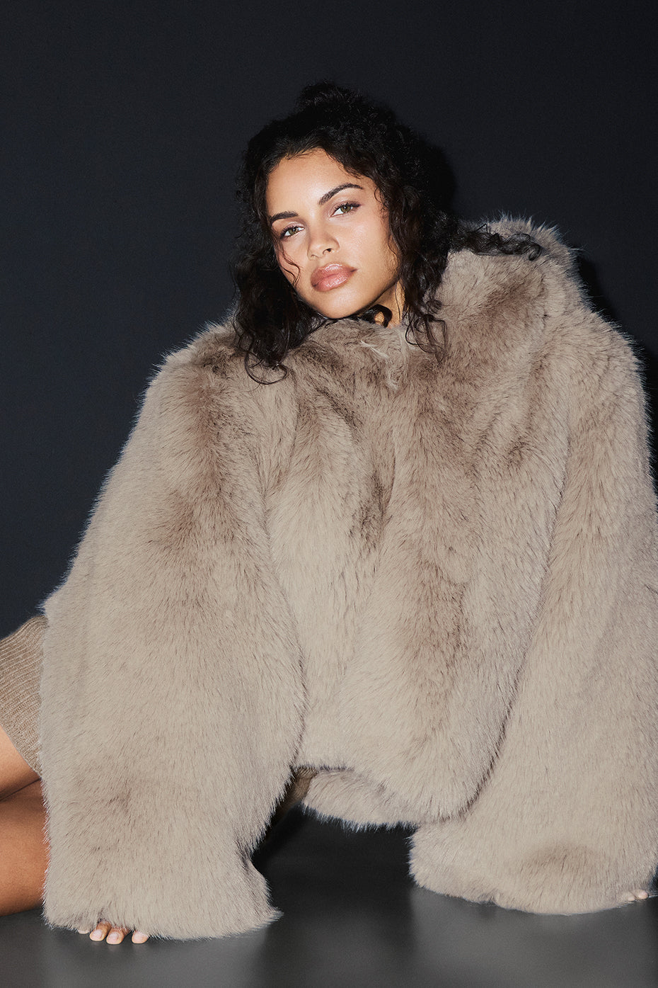 Alo Yoga Women'S Opulent Faux Fur Statement Jacket