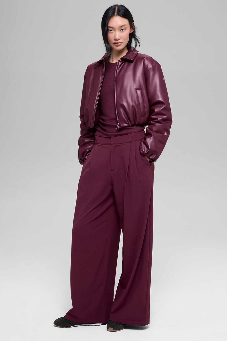 Alo Yoga Women'S Faux Leather Cropped Premier Bomber