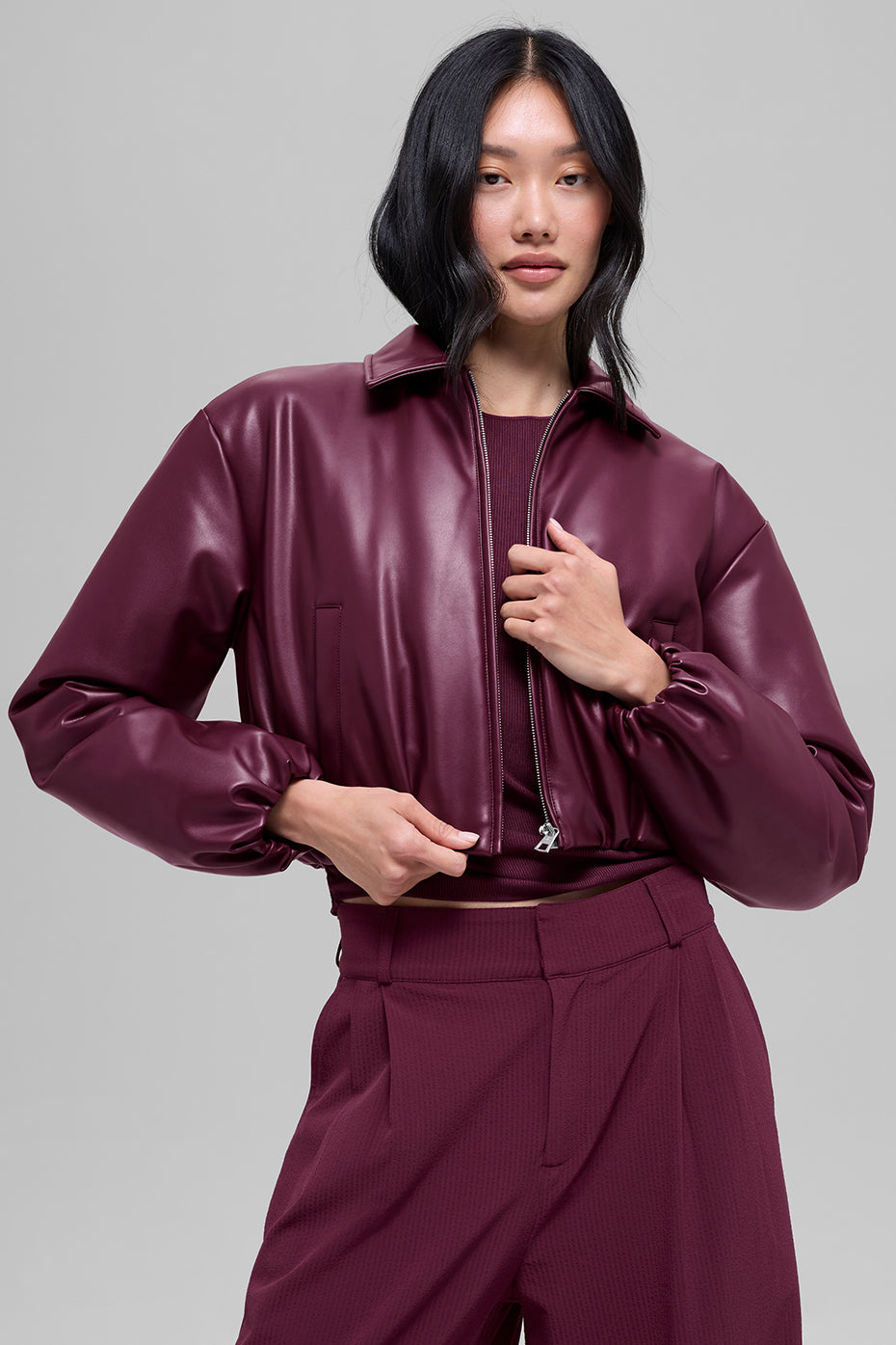 Alo Yoga Women'S Faux Leather Cropped Premier Bomber