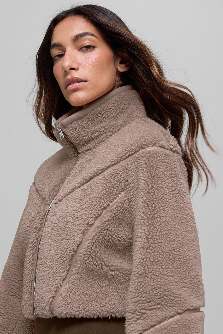 Alo Yoga Women'S Sherpa Cropped Slope Side Jacket