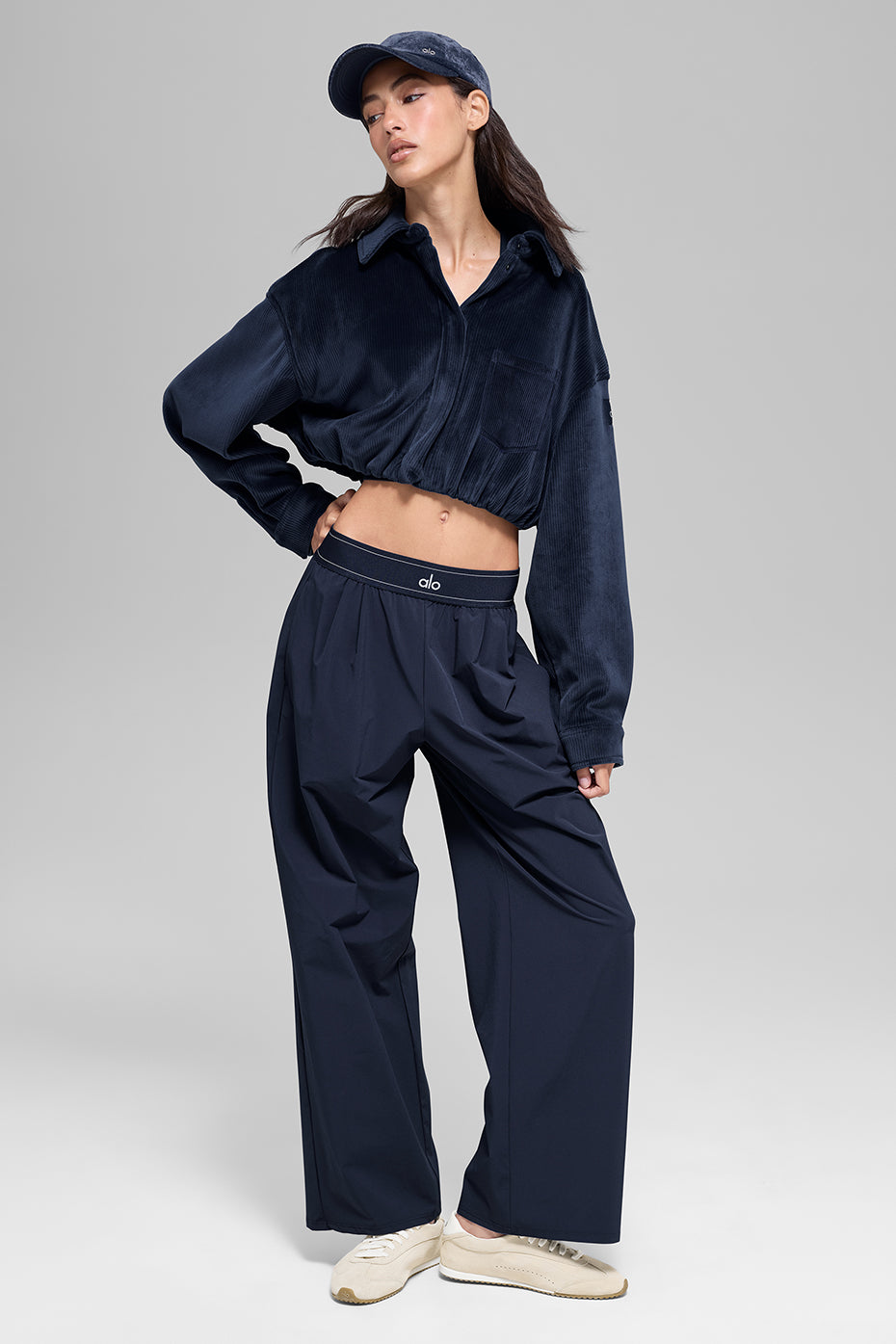Alo Yoga Women'S Ribbed Velour Cropped Mountain Side Jacket