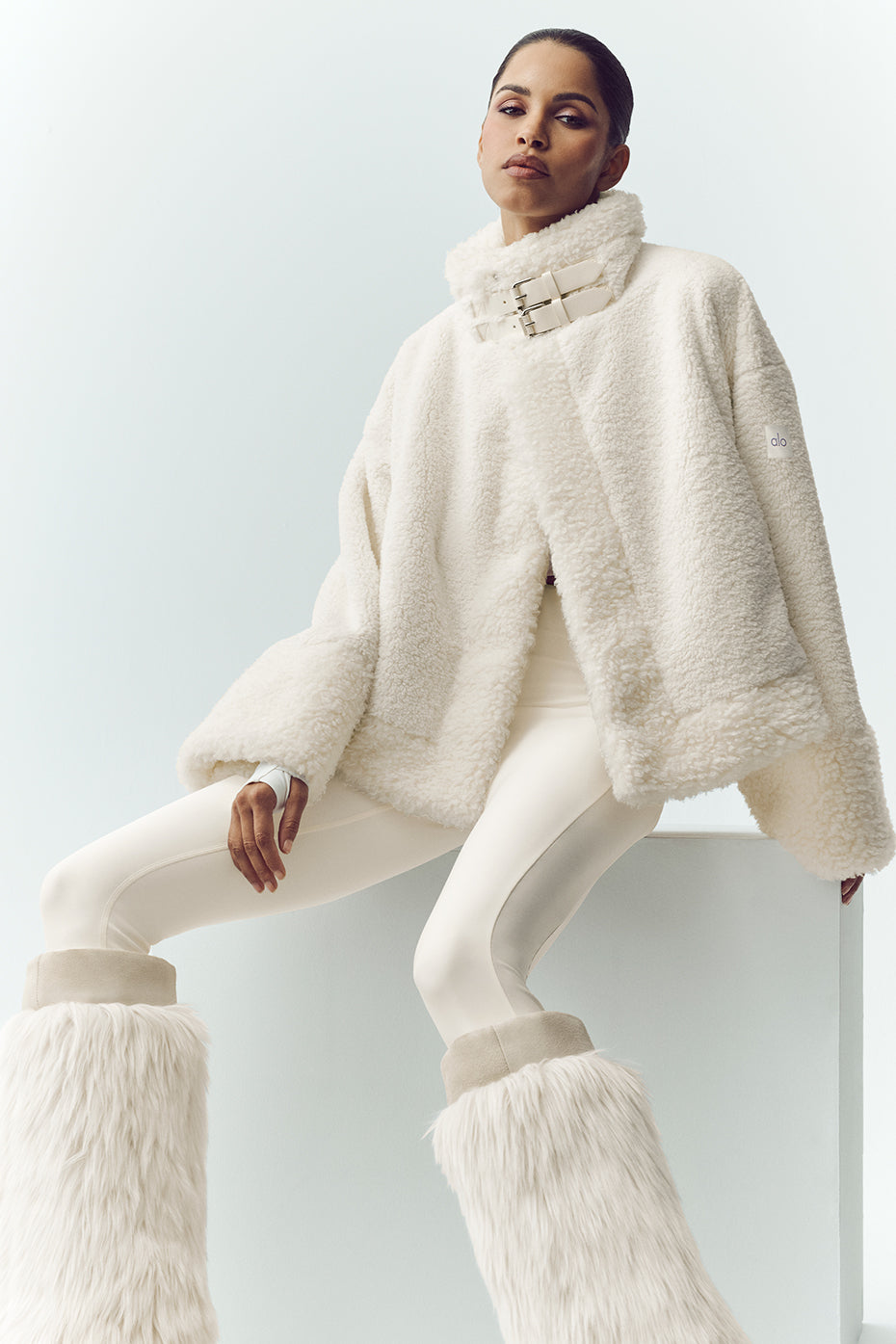 Alo Yoga Women'S Sherpa Fireside Bomber