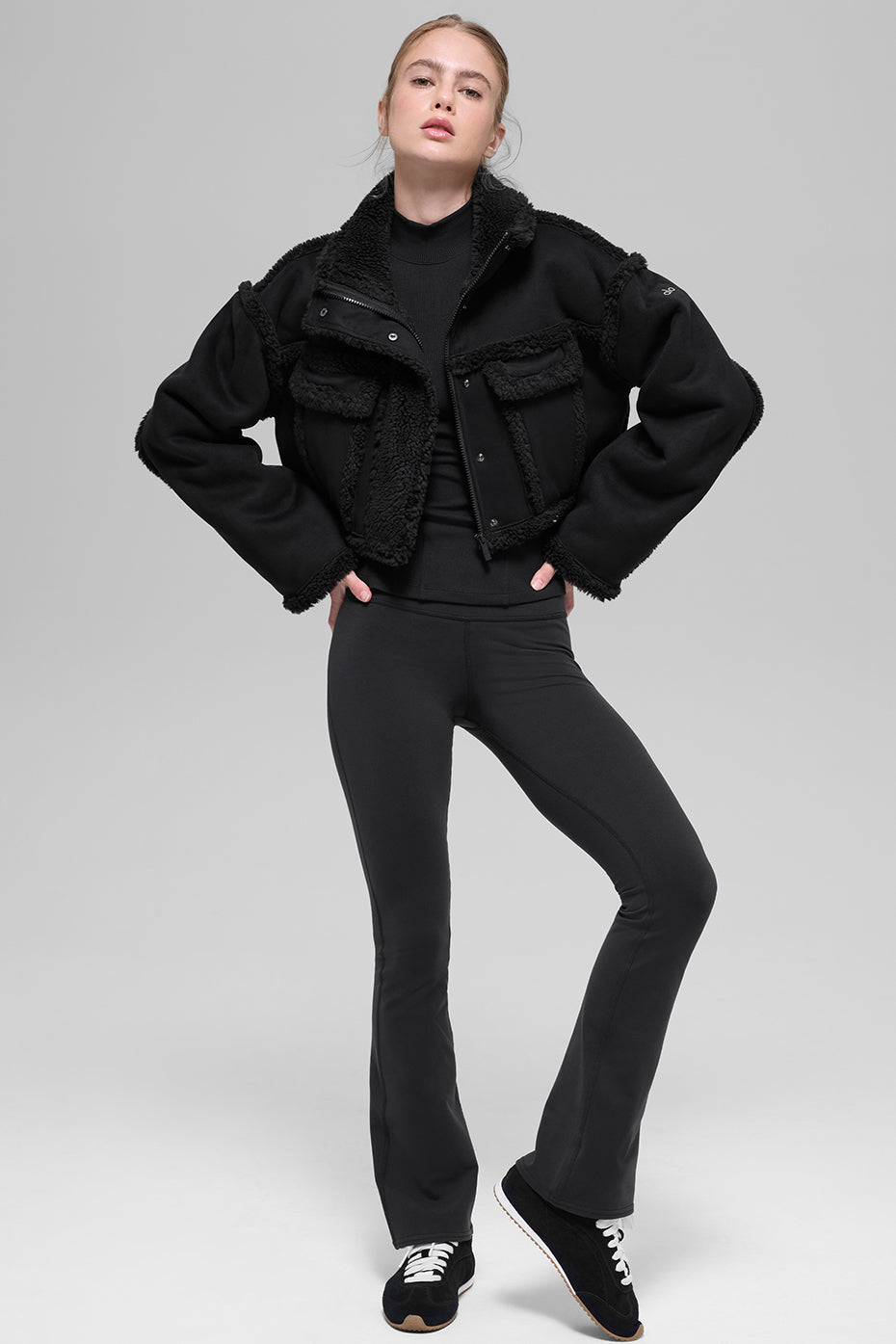 Alo Yoga Women'S Faux Shearling Snowfall Cropped Jacket