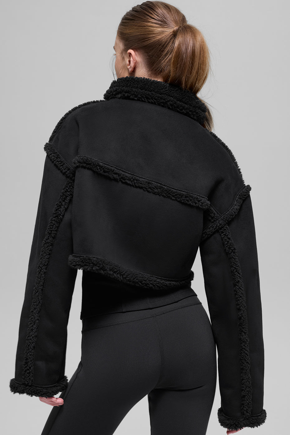Alo Yoga Women'S Faux Shearling Snowfall Cropped Jacket