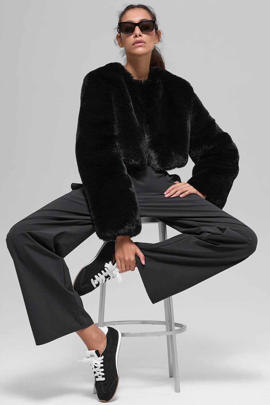 Alo Yoga Women'S Faux Fur Chic Cropped Jacket