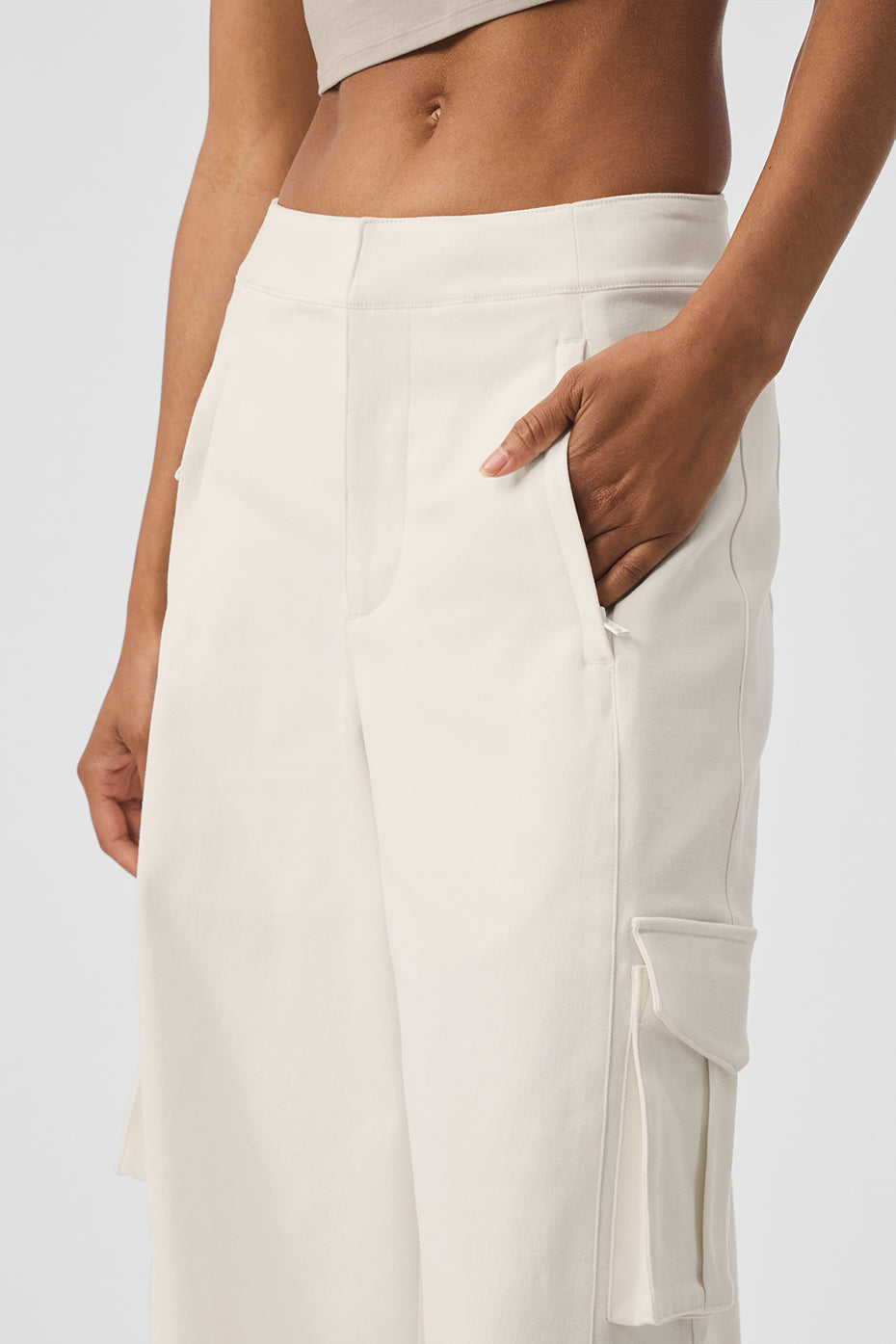 Alo Yoga Women'S Show Off Cargo Wide Leg Trouser (Long)