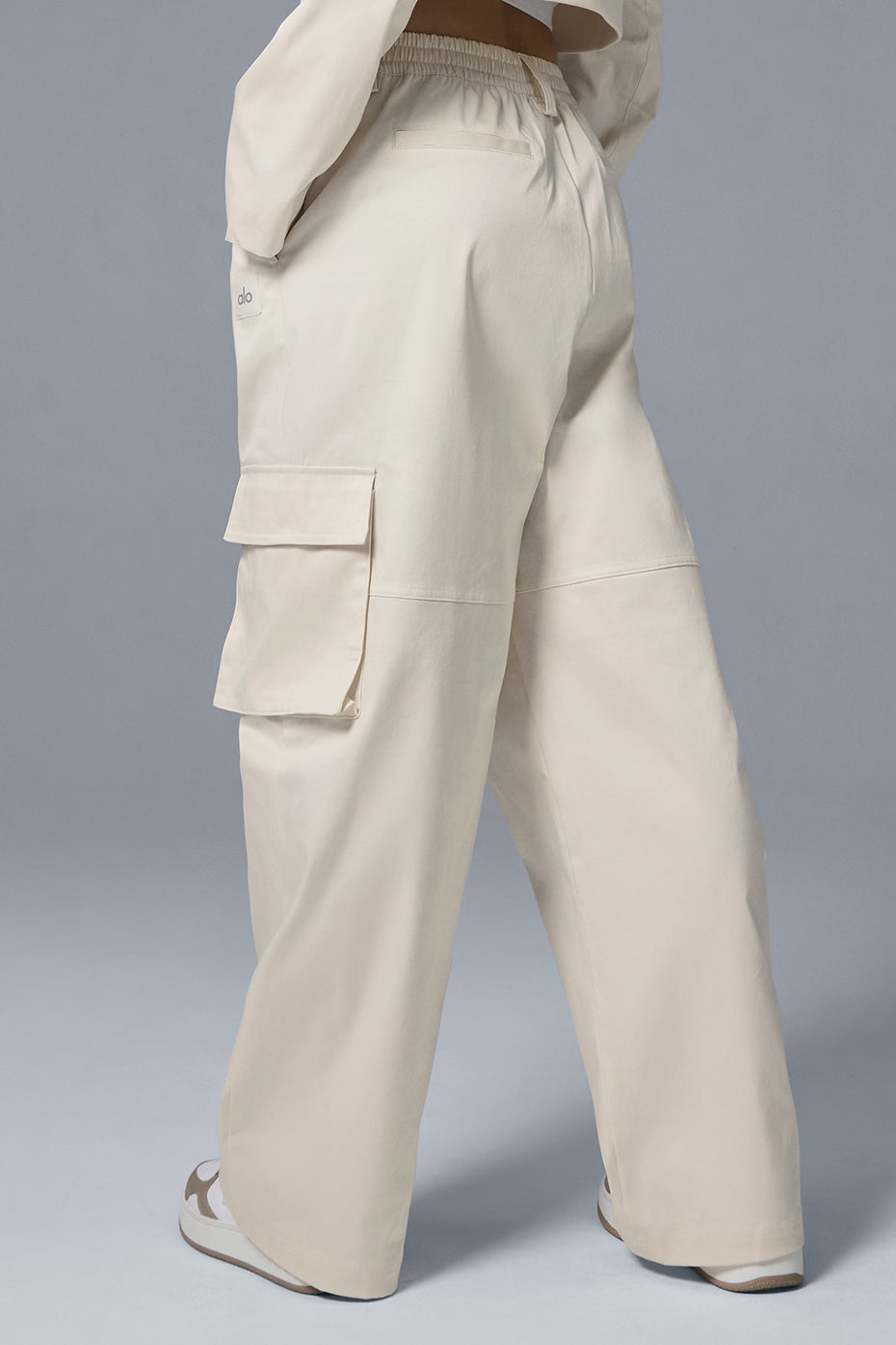 alo yoga cargo pants Alo Yoga Women'S High-Waist Night Out Cargo Trouser – Kicks Machine