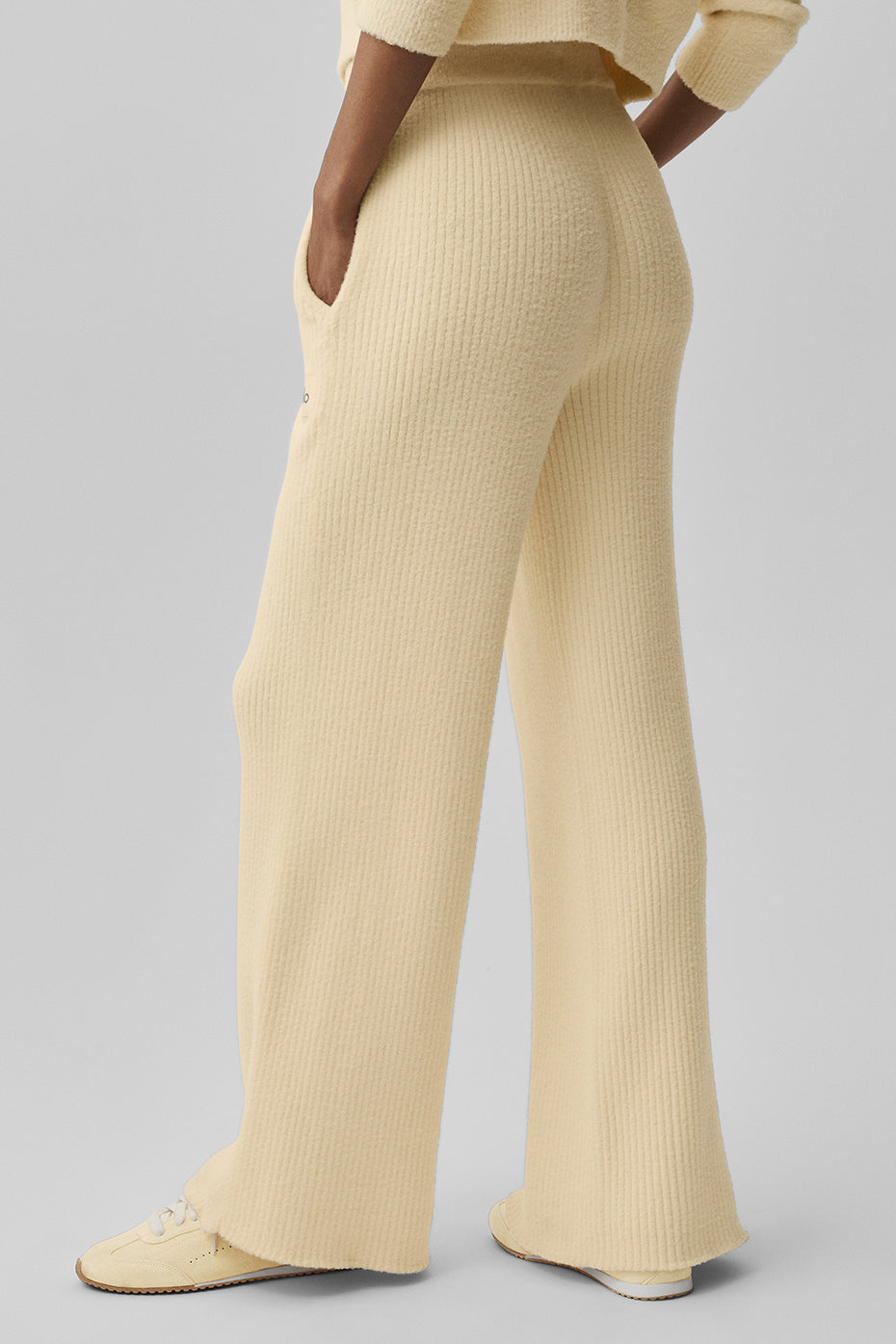 Alo Yoga Women'S Snuggle Up Sweater High-Waist Wide Leg Pant