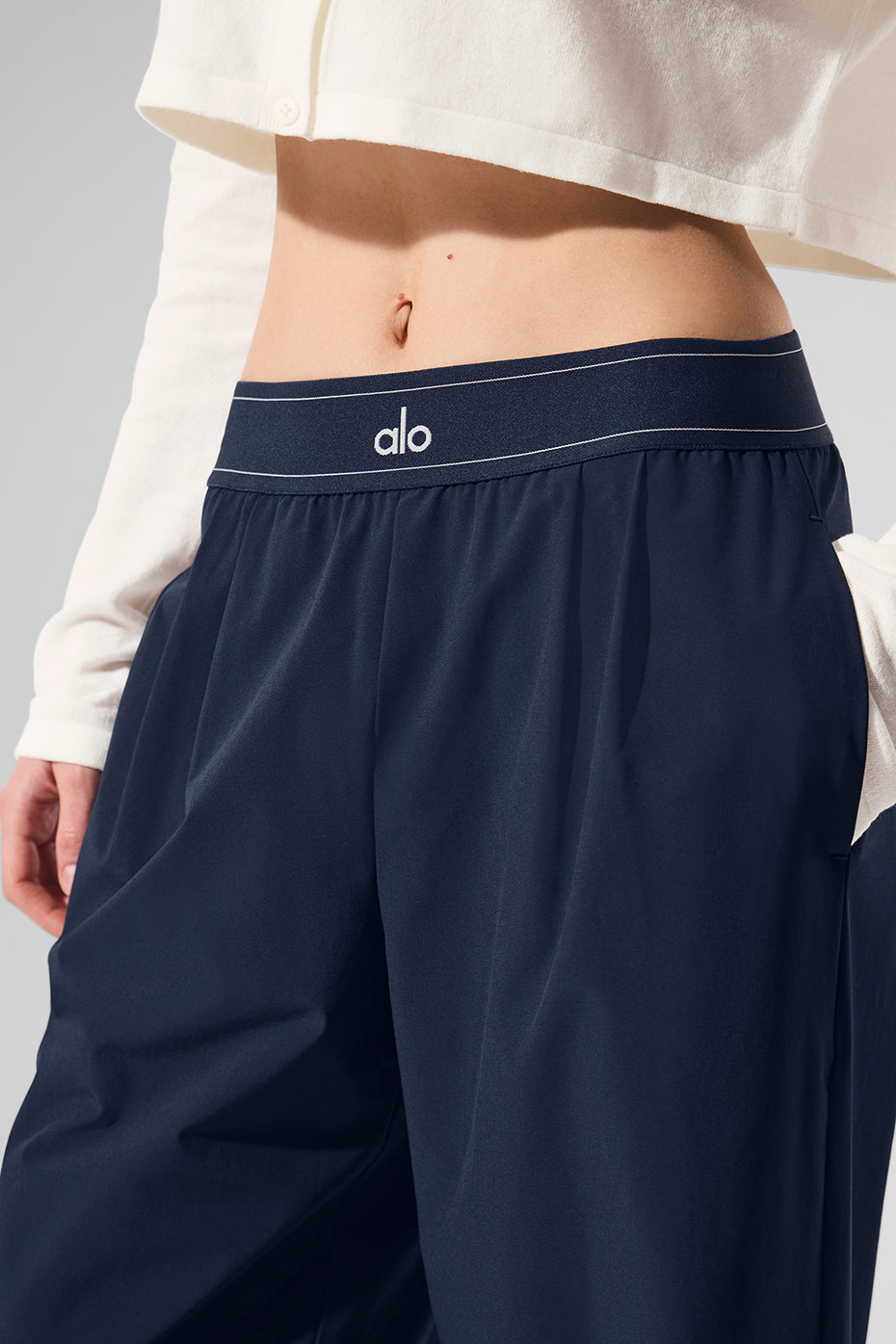 Alo Yoga Women'S Suit Up Trouser (Regular)