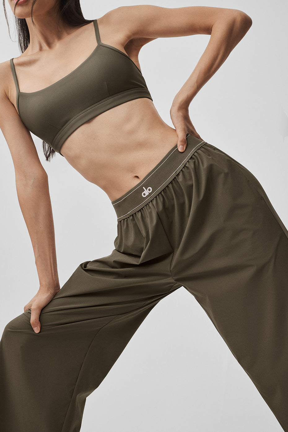 Alo Yoga Women'S Suit Up Trouser (Regular)