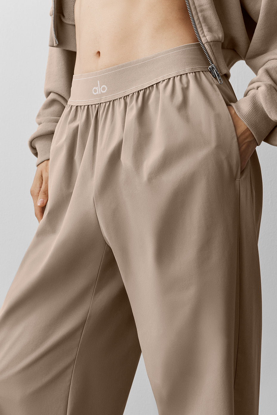 Alo Yoga Women'S Suit Up Trouser (Regular)