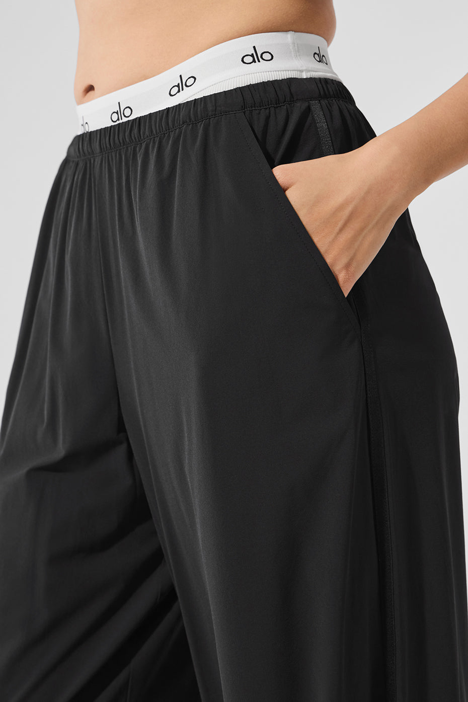 Alo Yoga Women'S Breezy Wide Leg Pant (Long)