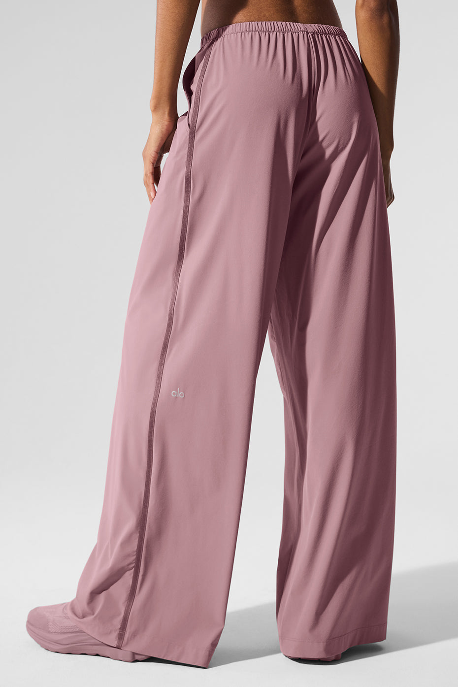 Alo Yoga Women'S Breezy Wide Leg Pant (Long)