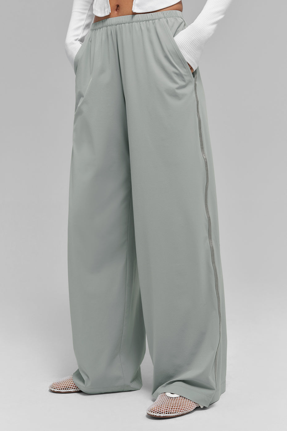 Alo Yoga Women'S Breezy Wide Leg Pant (Long)
