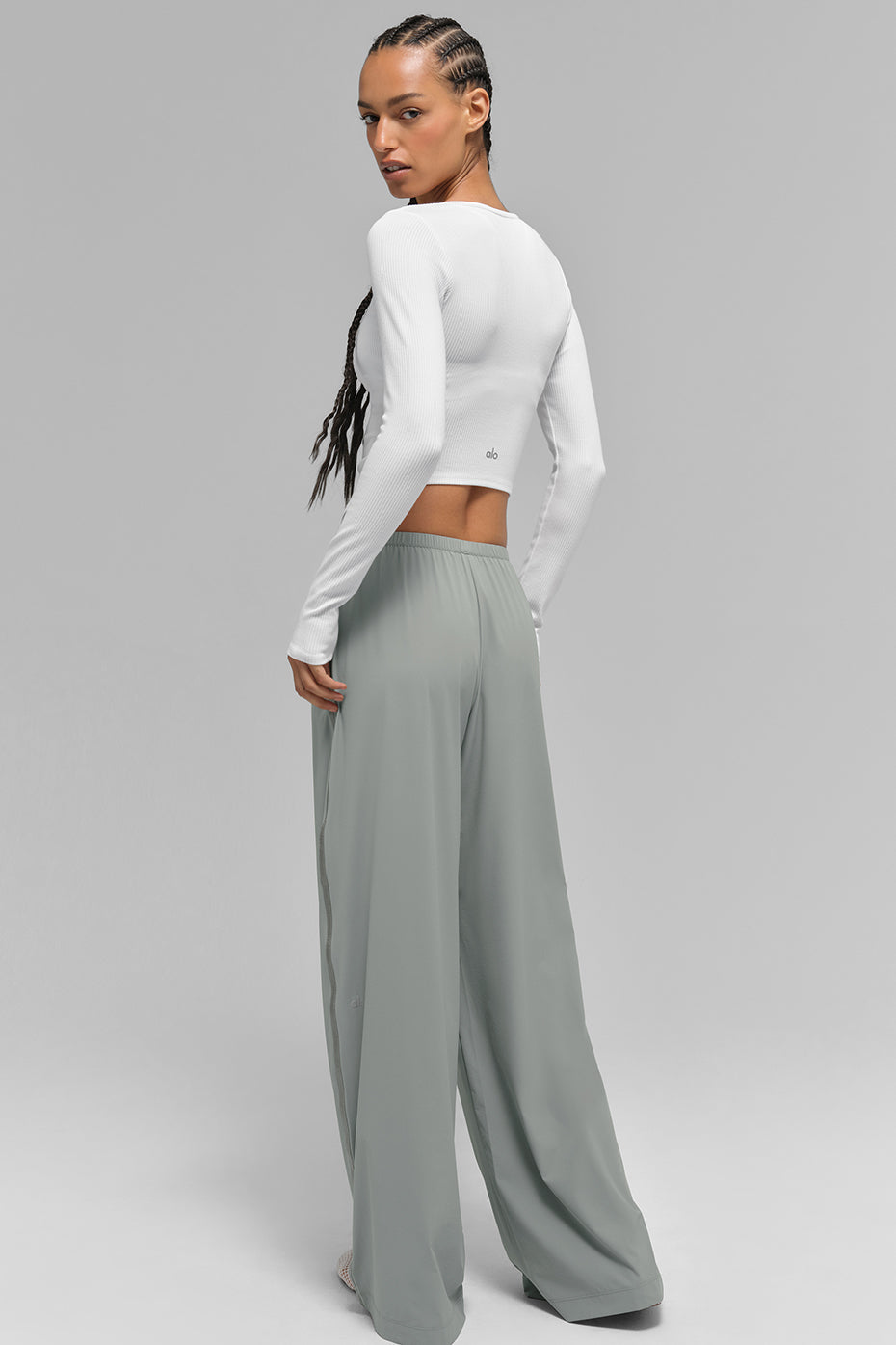 Alo Yoga Women'S Breezy Wide Leg Pant (Long)