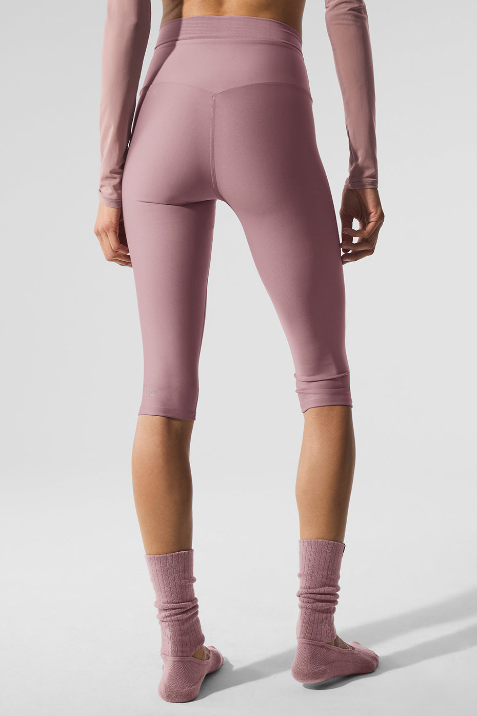 Alo Yoga Women'S Airlift Mesh High-Waist Divine Capri