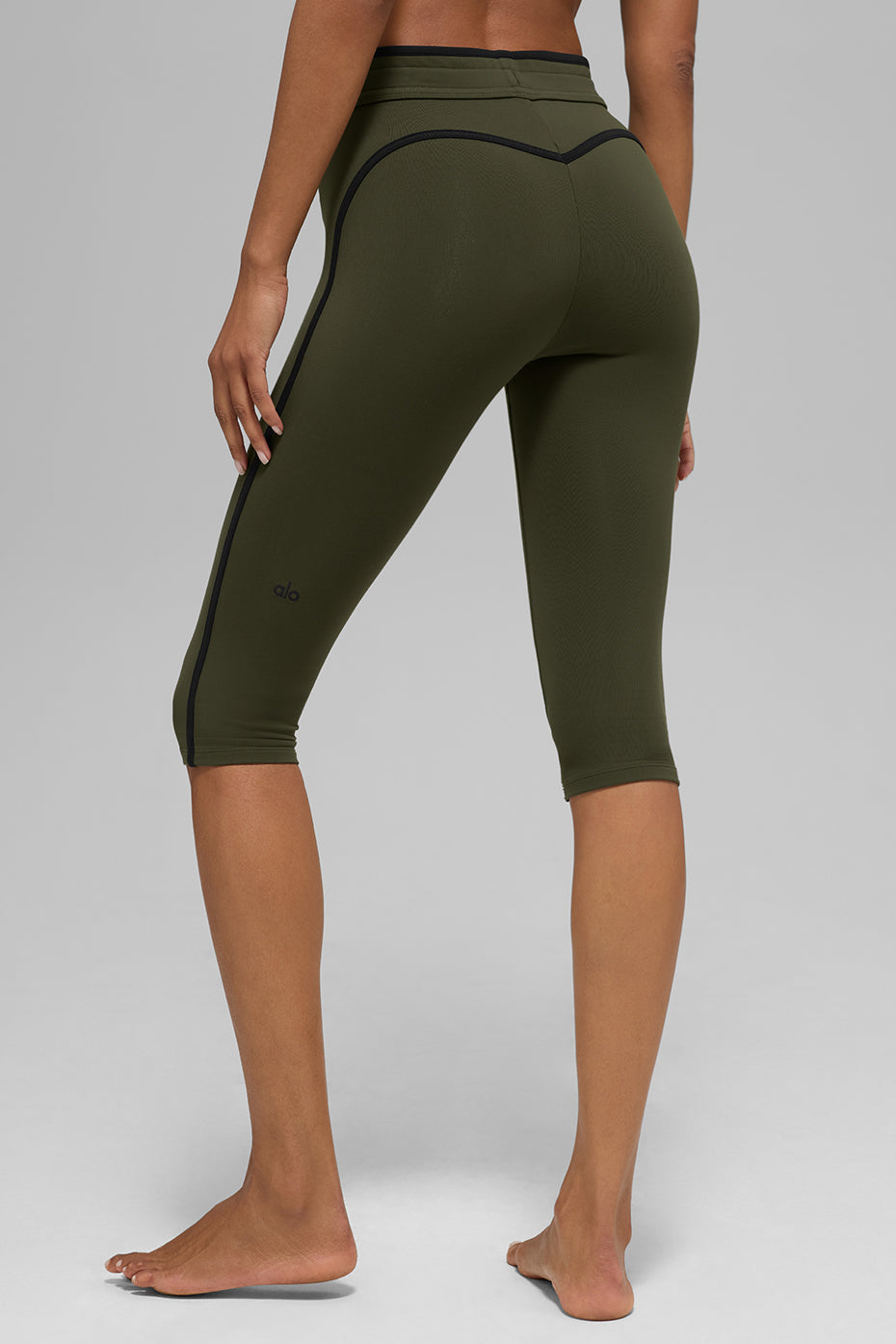 Alo Yoga Women'S Airbrush High-Waist Race Pace Capri