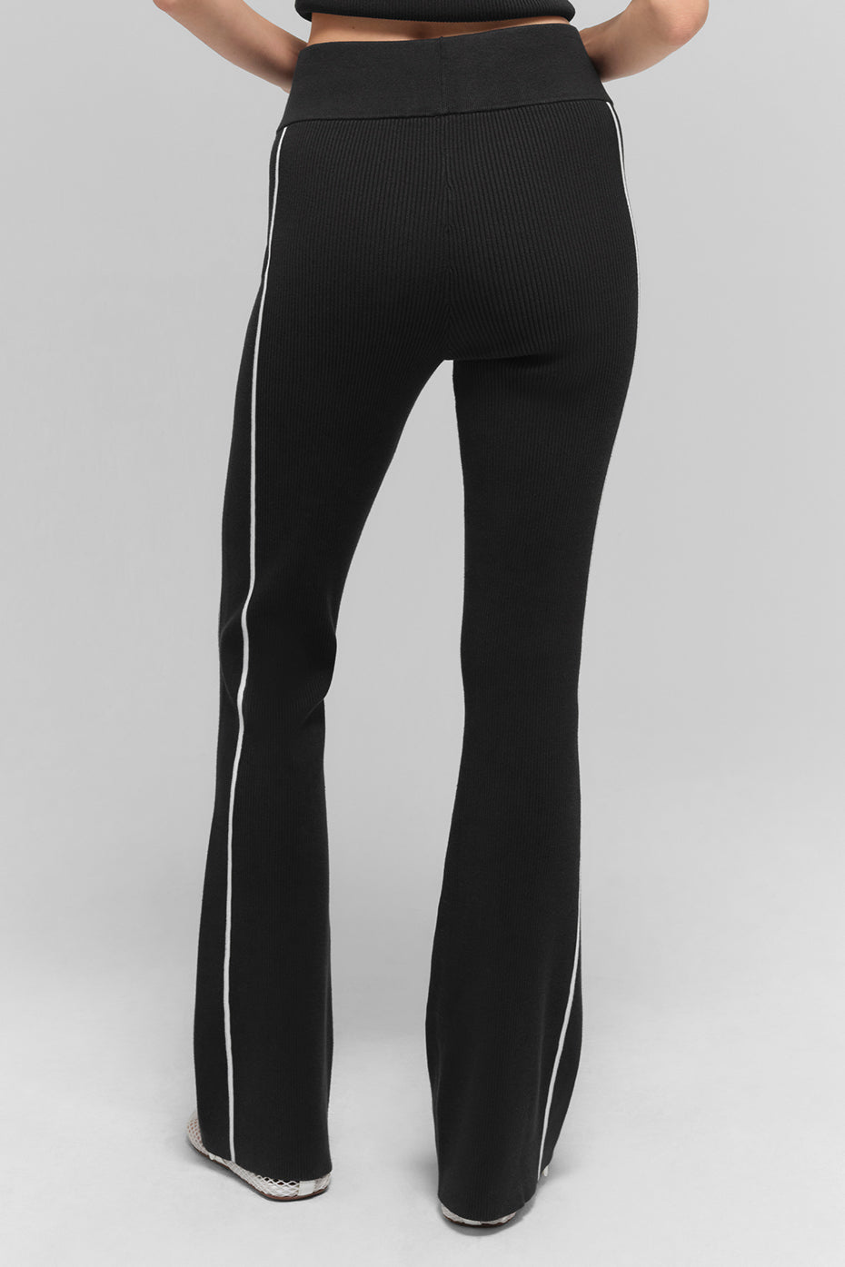 Alo Yoga Women'S Ribbed Sweater Knit Highline Flare Pant