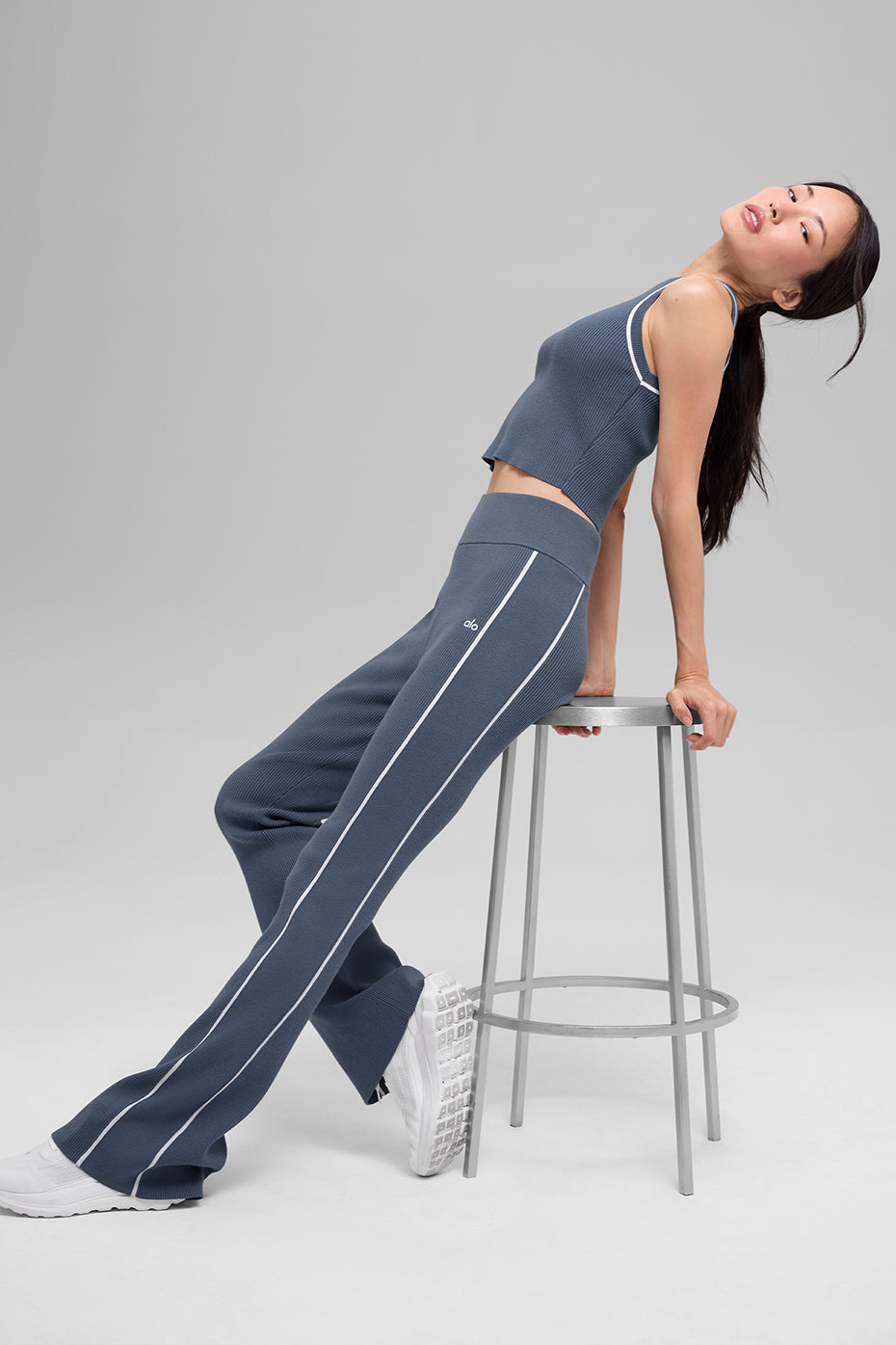 Alo Yoga Women'S Ribbed Sweater Knit Highline Flare Pant