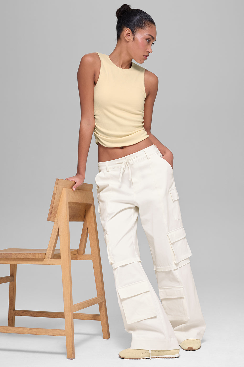 Alo Yoga Women'S Mid-Rise Scout Cargo Pant
