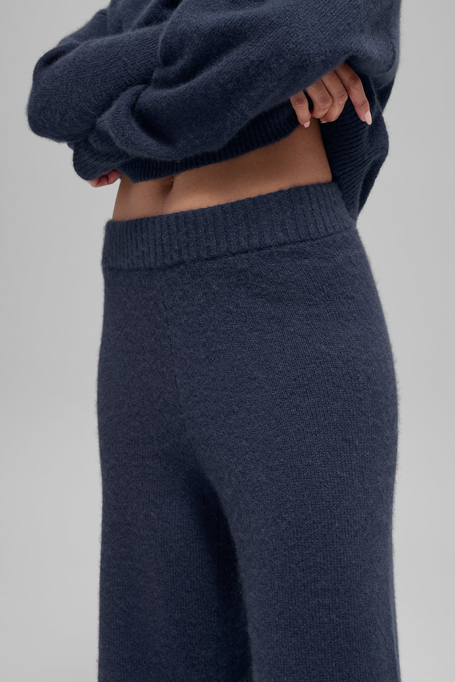Alo Yoga Women'S Wool Cashmere High-Waist New Class Wide Leg Pant