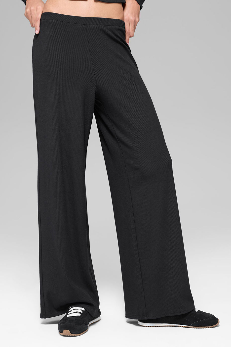 Alo Yoga Women'S Mid-Rise Dreamlight Straight Pant