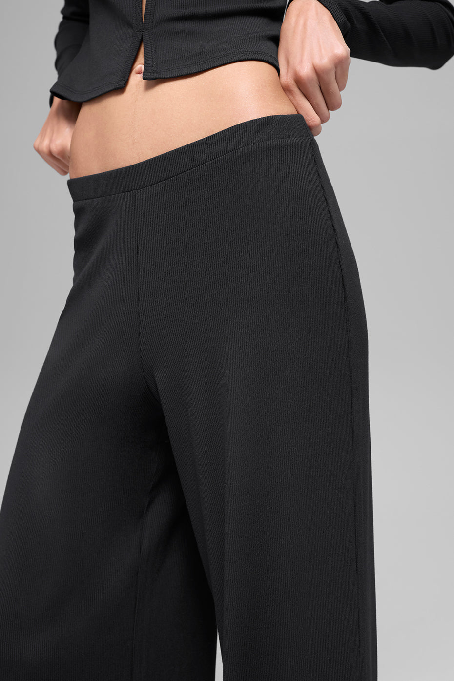 Alo Yoga Women'S Mid-Rise Dreamlight Straight Pant