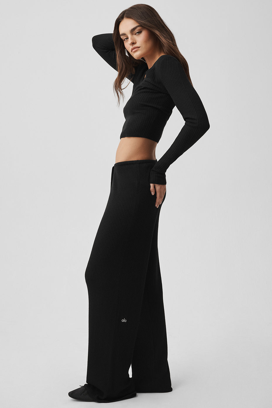 Alo Yoga Women'S Sweater Knit Mid-Rise Unwind Wide Leg Pant