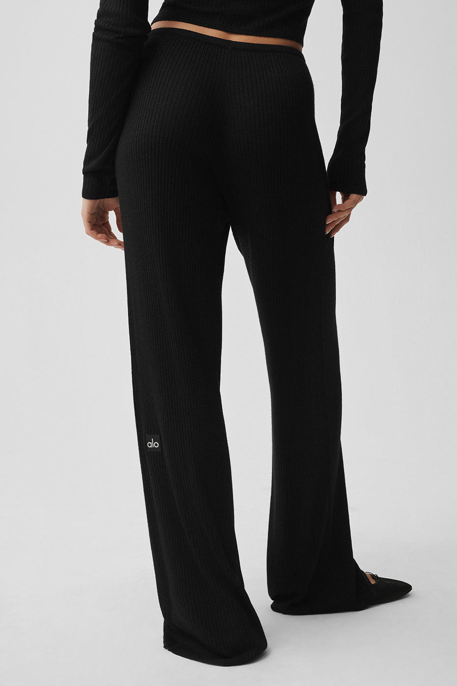Alo Yoga Women'S Sweater Knit Mid-Rise Unwind Wide Leg Pant