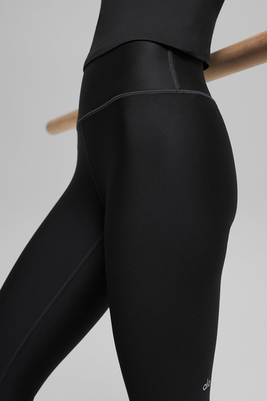 Alo Yoga Women'S 16'' High-Waist Airlift Capri