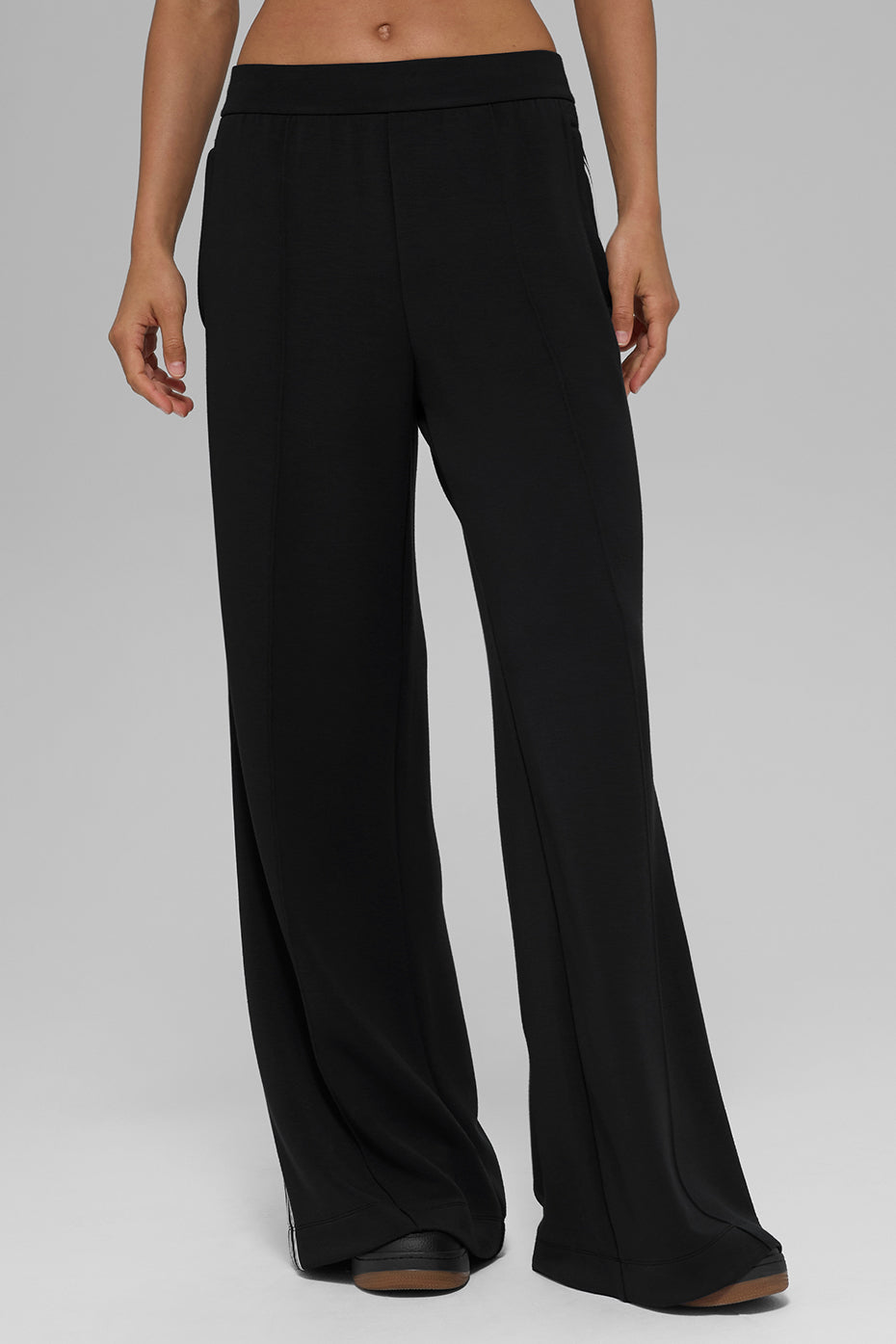 Alo Yoga Women'S Track Star Wide Leg Pant (Long)