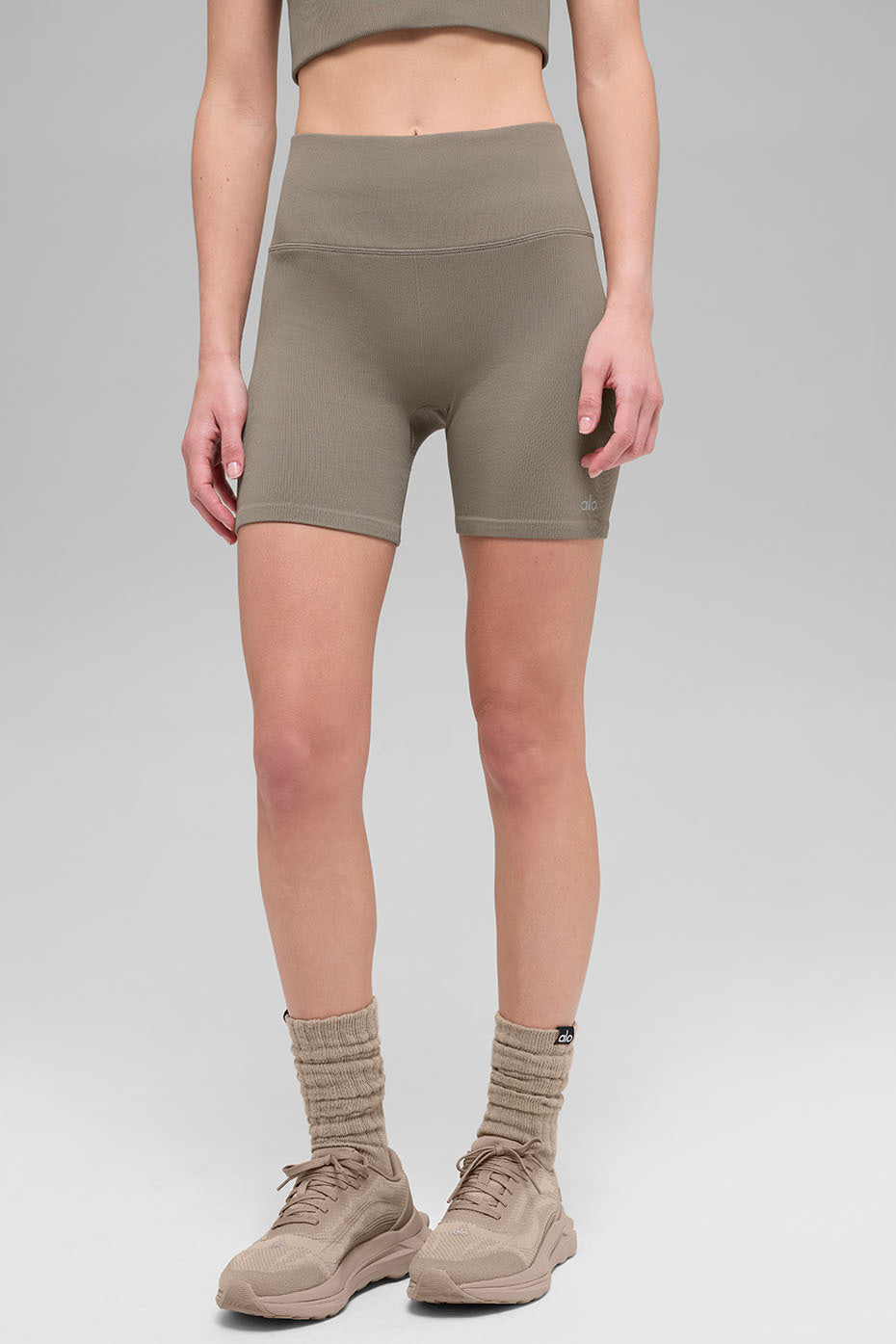 Alo Yoga Women'S 5" Seamless Ribbed Favorite Short