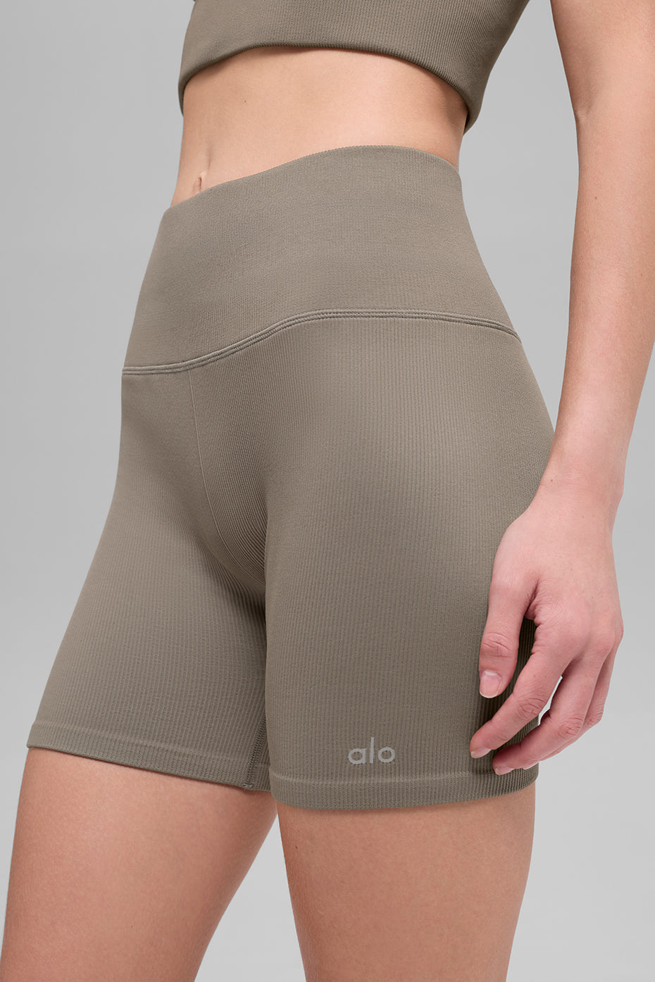 Alo Yoga Women'S 5" Seamless Ribbed Favorite Short