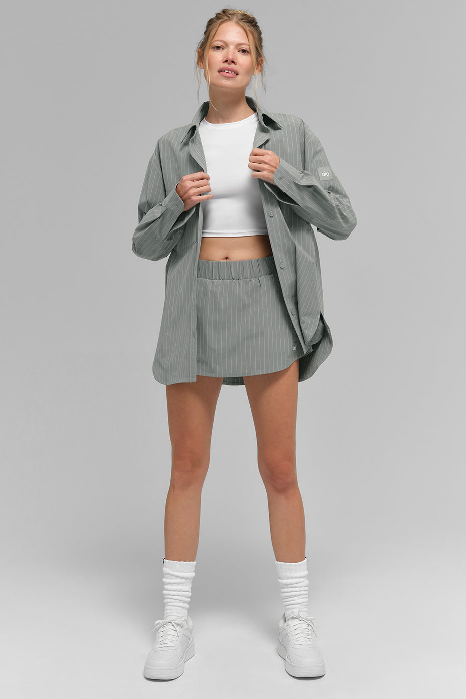 Alo Yoga Women'S Pinstripe Daylight Button Down Long Sleeve
